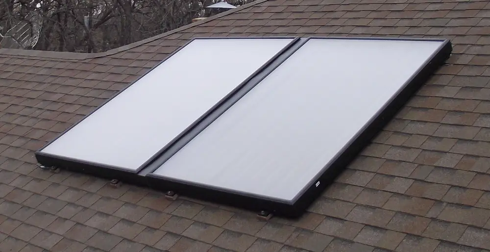 Capteurs solaires thermiques sur un toit